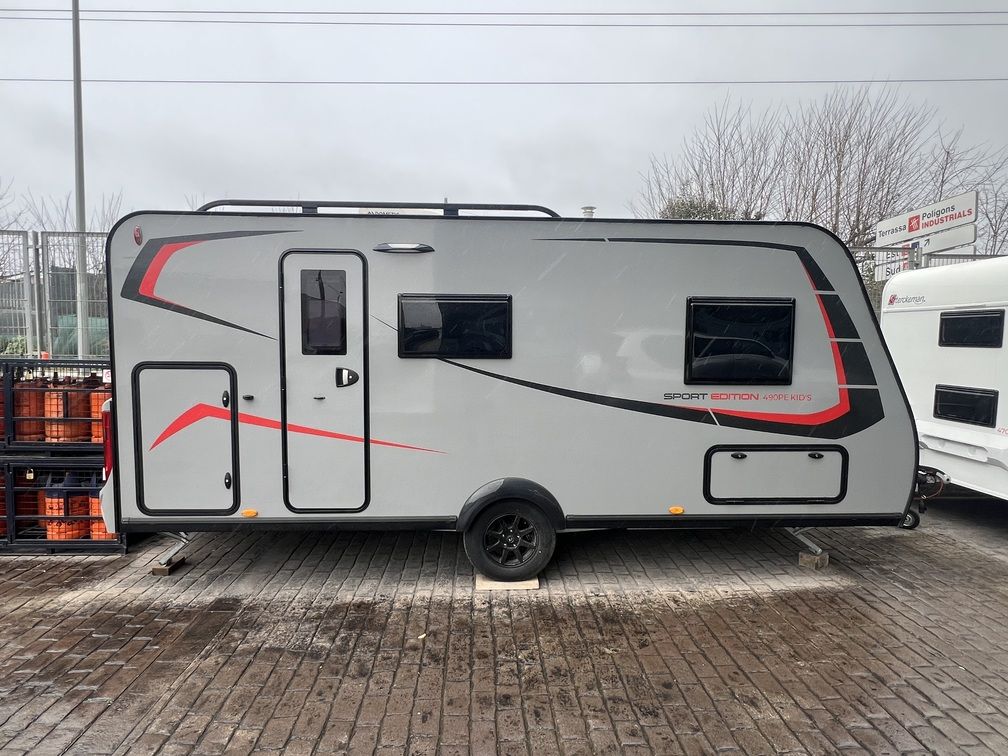 CARAVANA STERCKEMAN SPORT EDITION 490PE KID'S (2)