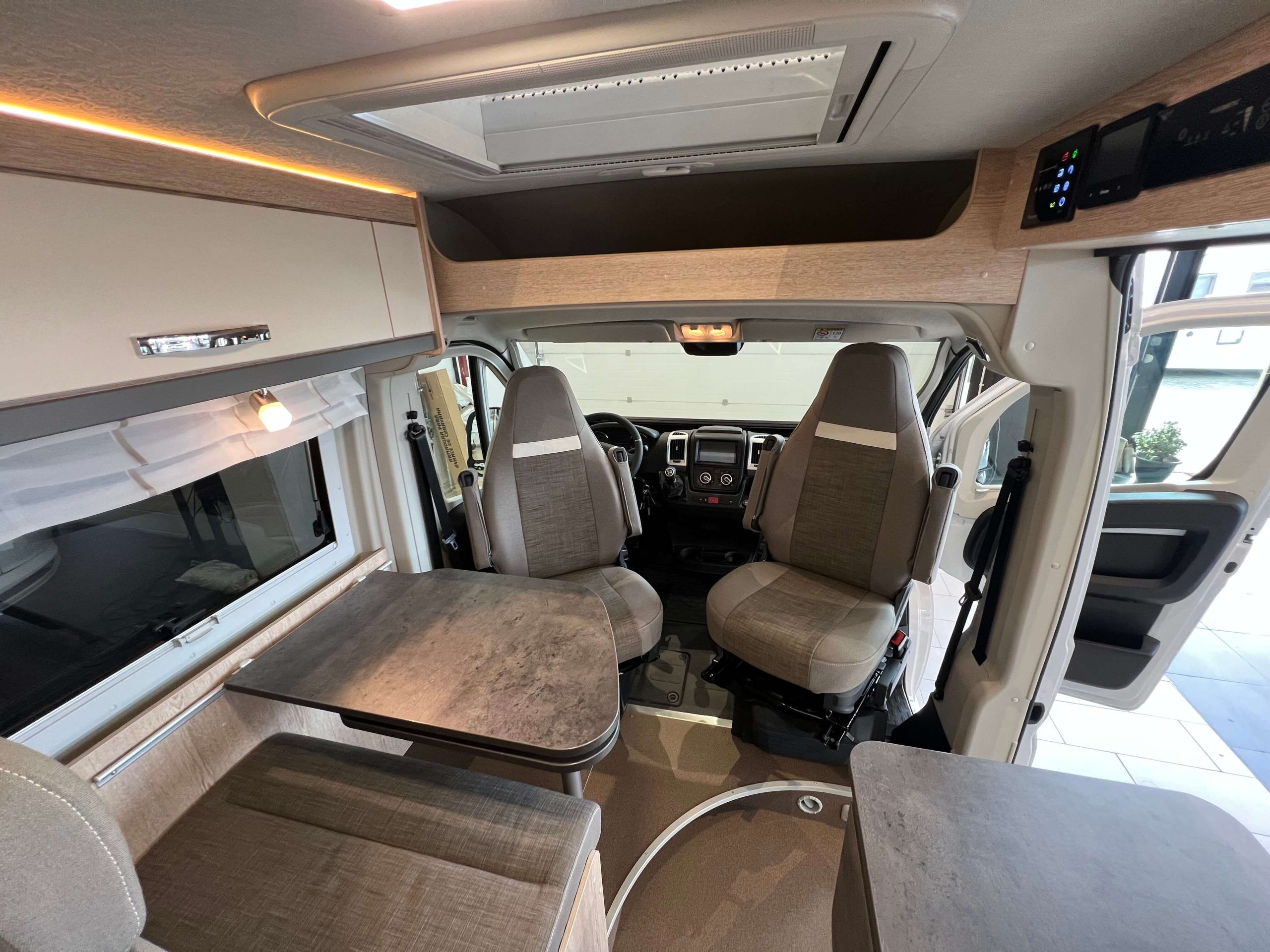 CAMPER PÖSSL SUMMIT 640 (7)