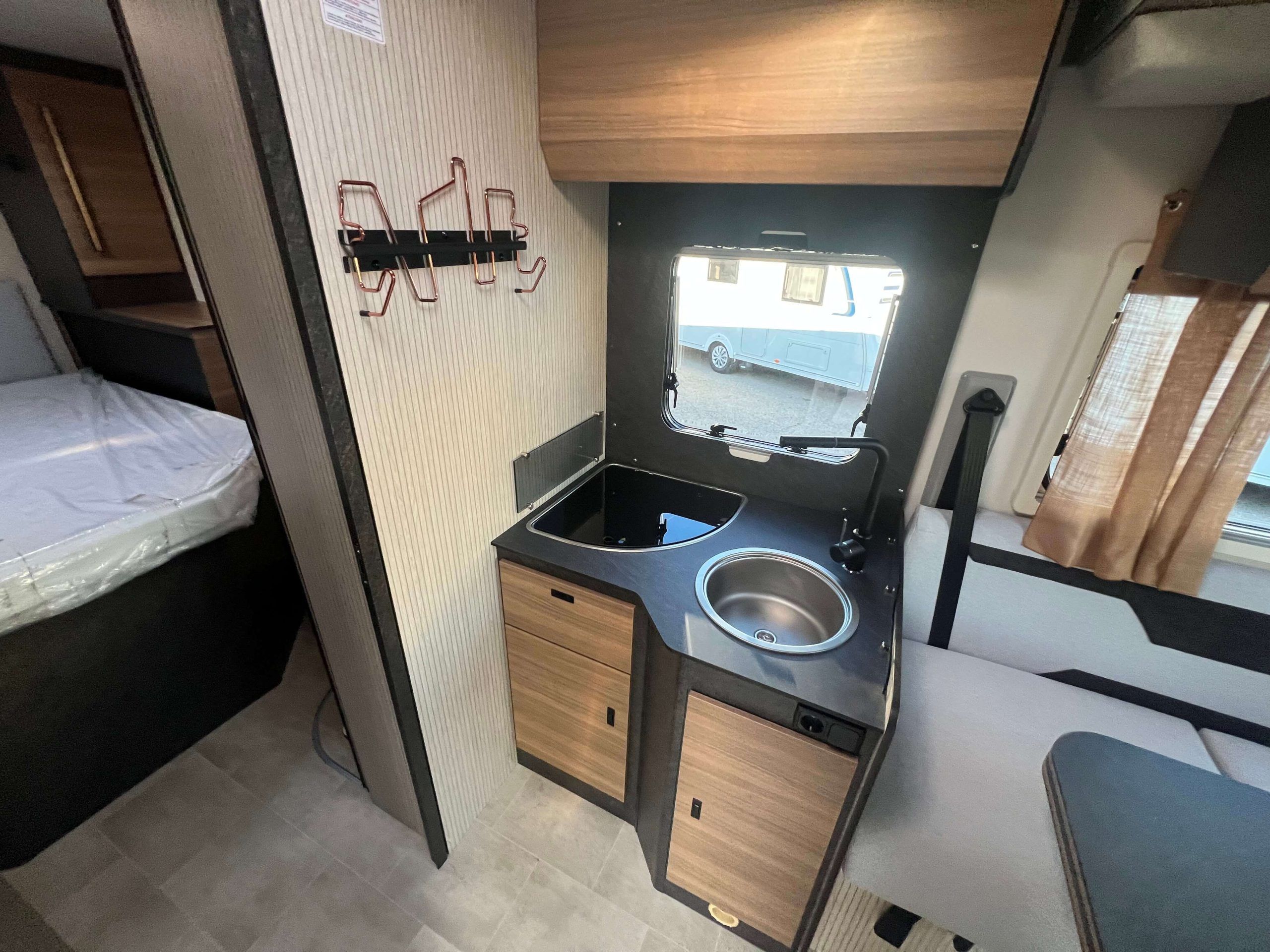 AURTOCARAVANA RIMOR SARUS 66 PLUS (11)