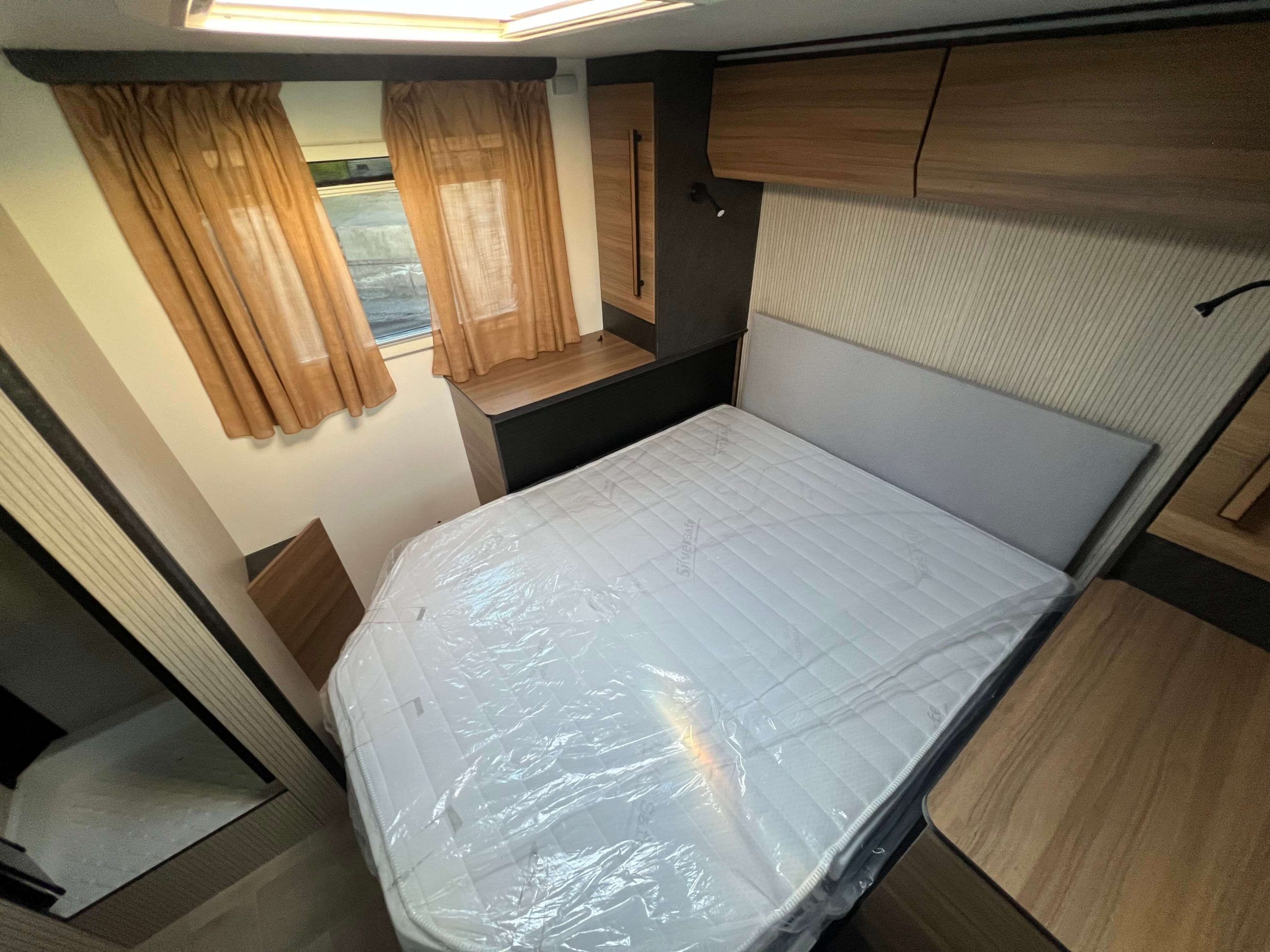 AURTOCARAVANA RIMOR SARUS 66 PLUS (17)