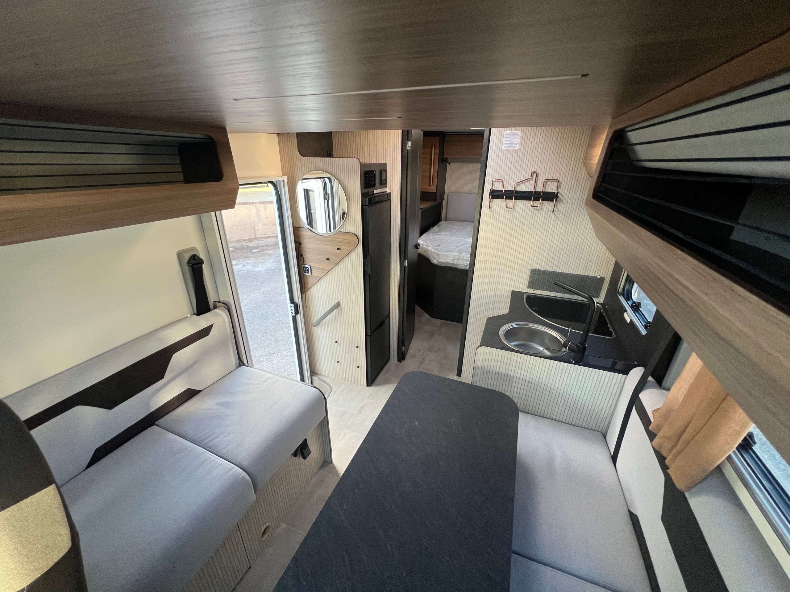 AURTOCARAVANA RIMOR SARUS 66 PLUS (6)