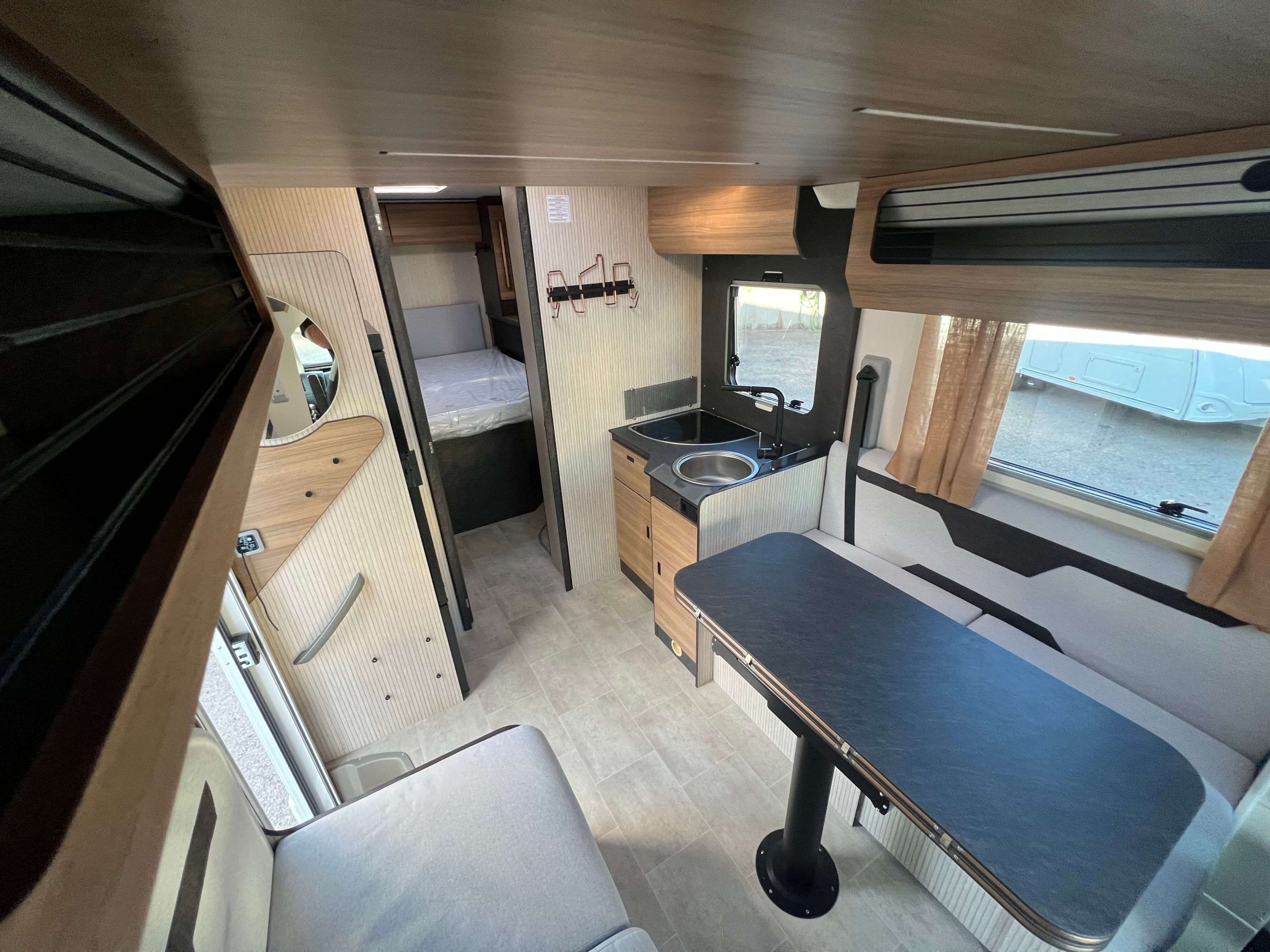 AURTOCARAVANA RIMOR SARUS 66 PLUS (7)