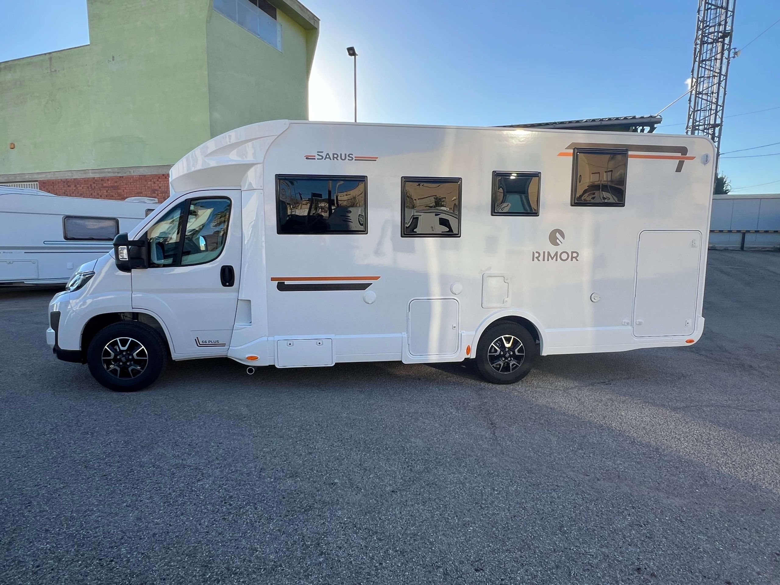 AURTOCARAVANA RIMOR SARUS 66 PLUS