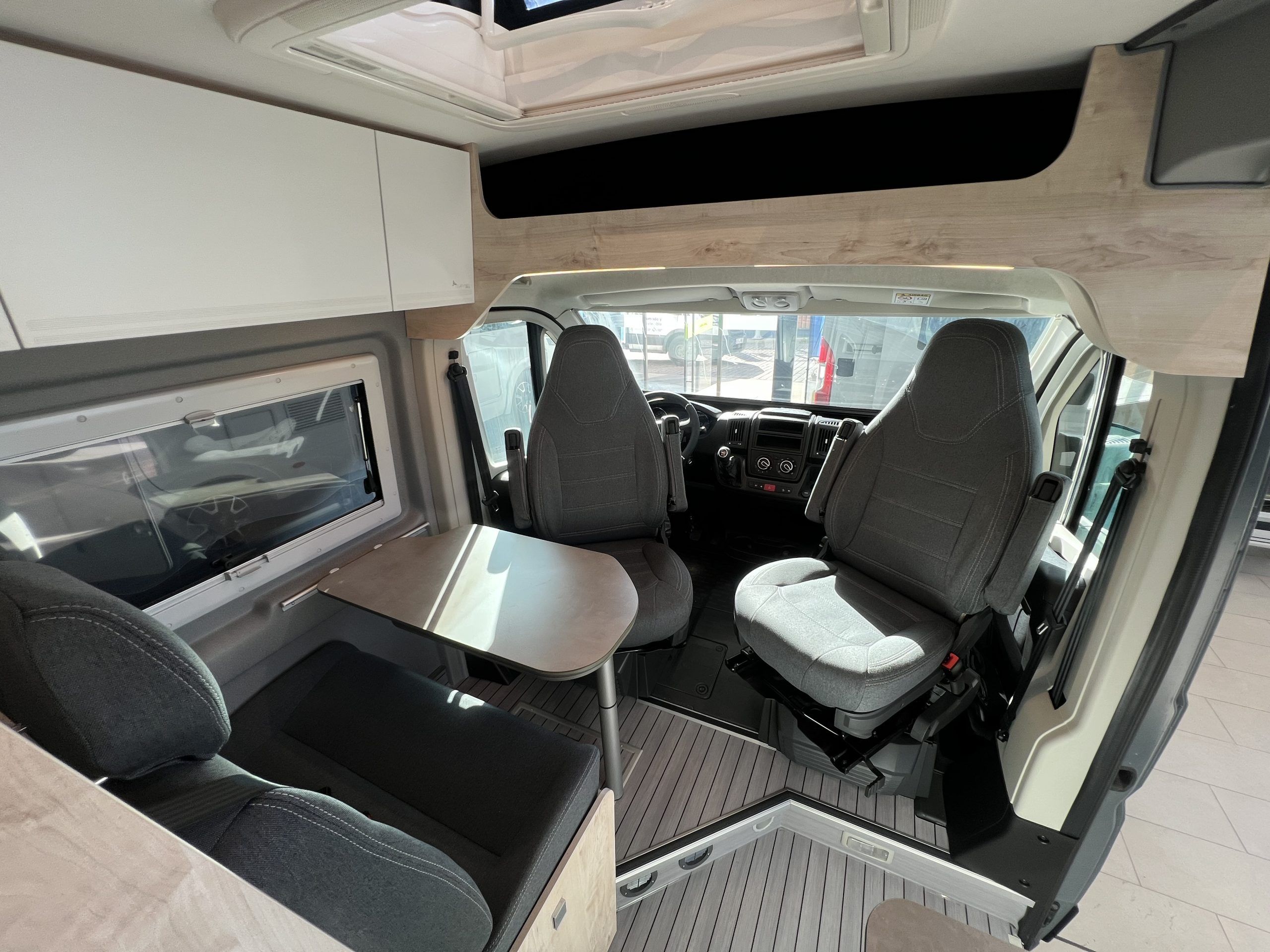 CAMPER CLEVER VAN RUNNER 636 (4)