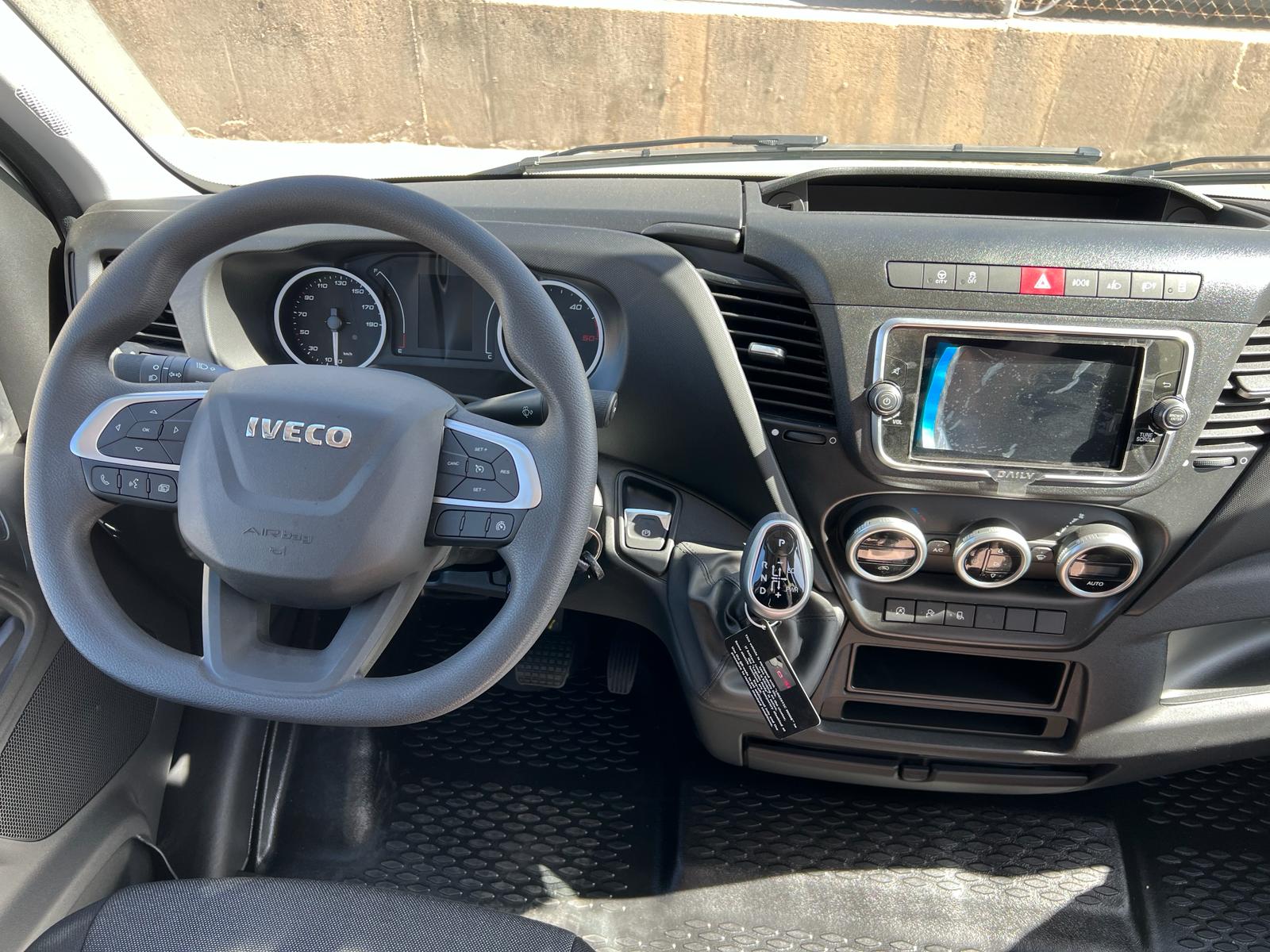 CAMPER IVECO DAILY AUTOMATICA (6)