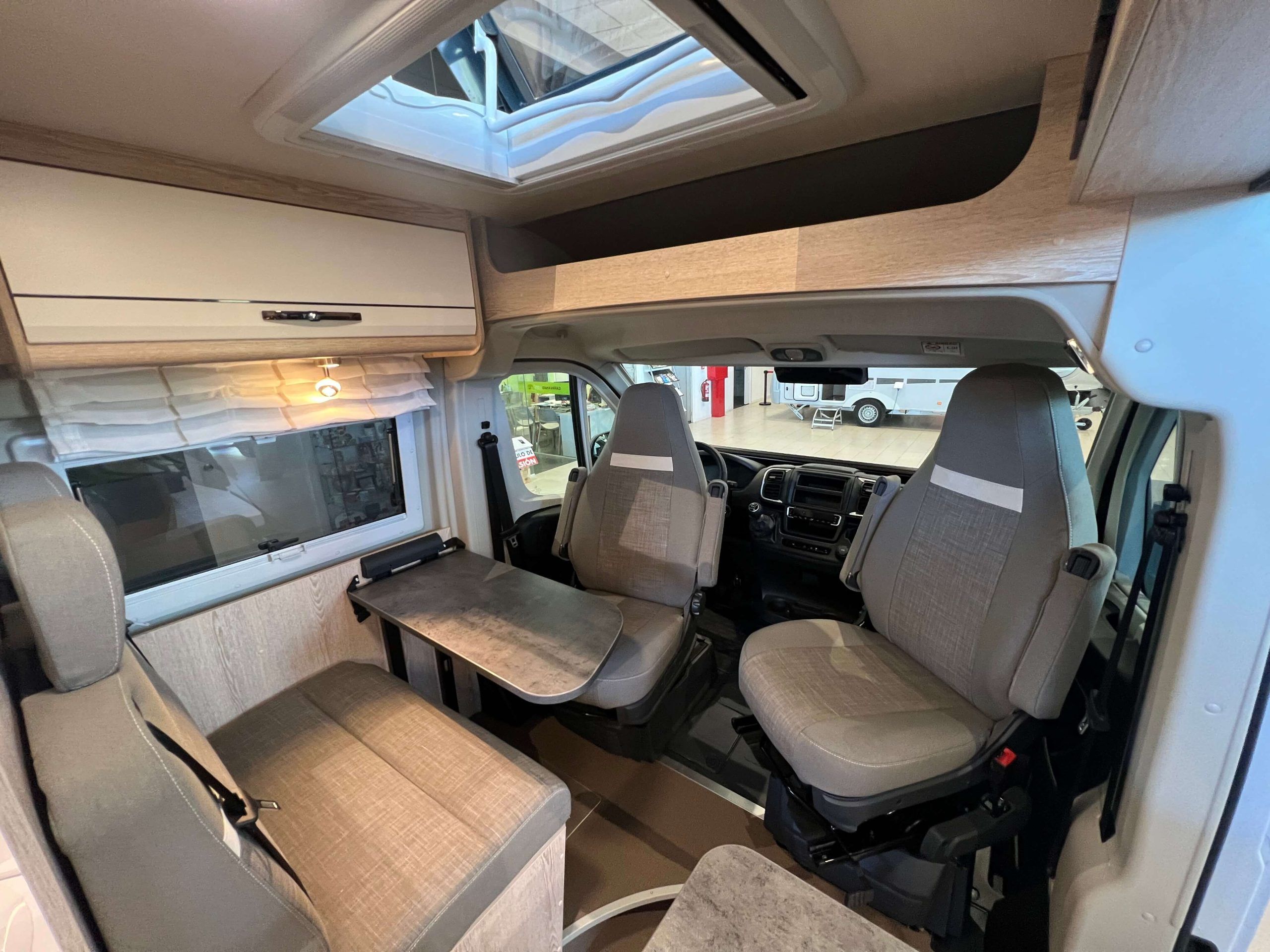 CAMPER POSSL SUMMIT 540 2025 (11)