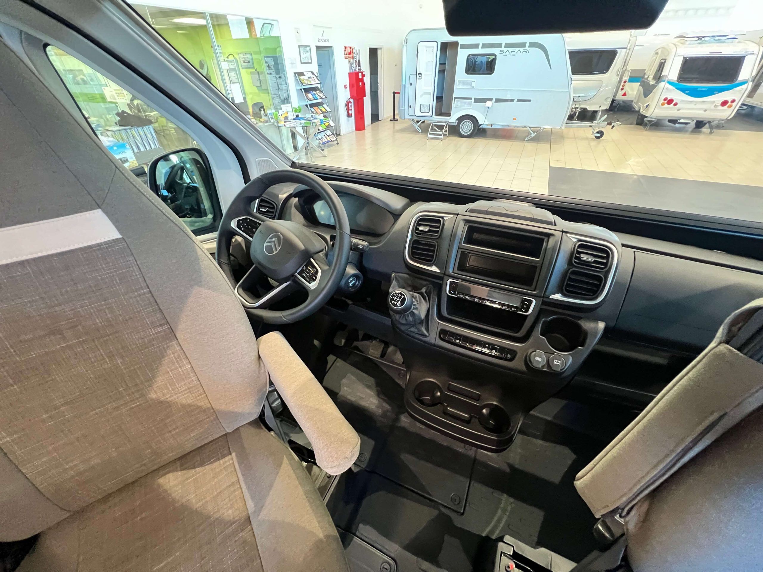 CAMPER POSSL SUMMIT 540 2025 (17)