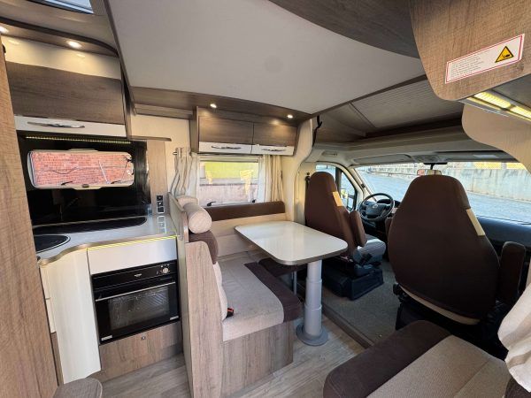 AUTO PILOTE ESSENTIEL 746 GJ | Caravanas 1000