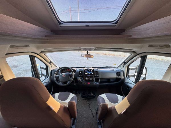 AUTO PILOTE ESSENTIEL 746 GJ | Caravanas 1000