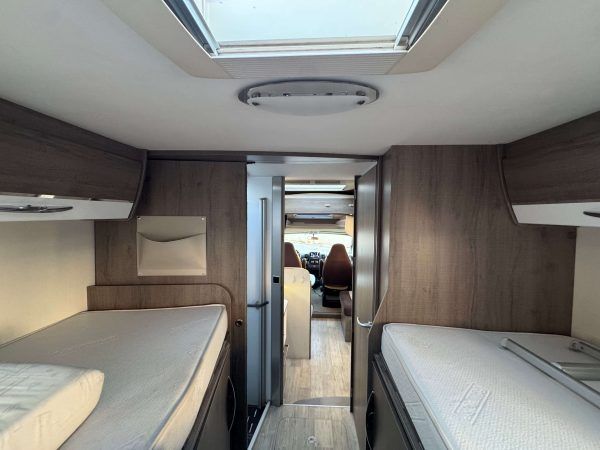 AUTO PILOTE ESSENTIEL 746 GJ | Caravanas 1000