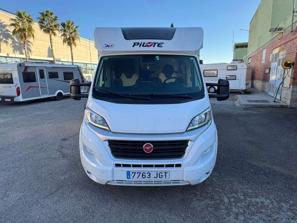 AUTO PILOTE ESSENTIEL 746 GJ | Caravanas 1000